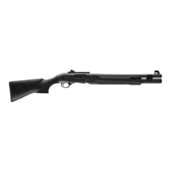 Siyah renkli Beretta A300 Ultima Patrol 12 Kalibre yarı otomatik taktik av tüfeği.