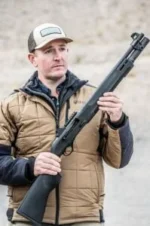 Beretta A300 Ultima Patrol Black 12 kalibre yarı otomatik taktik savunma av tüfeği.